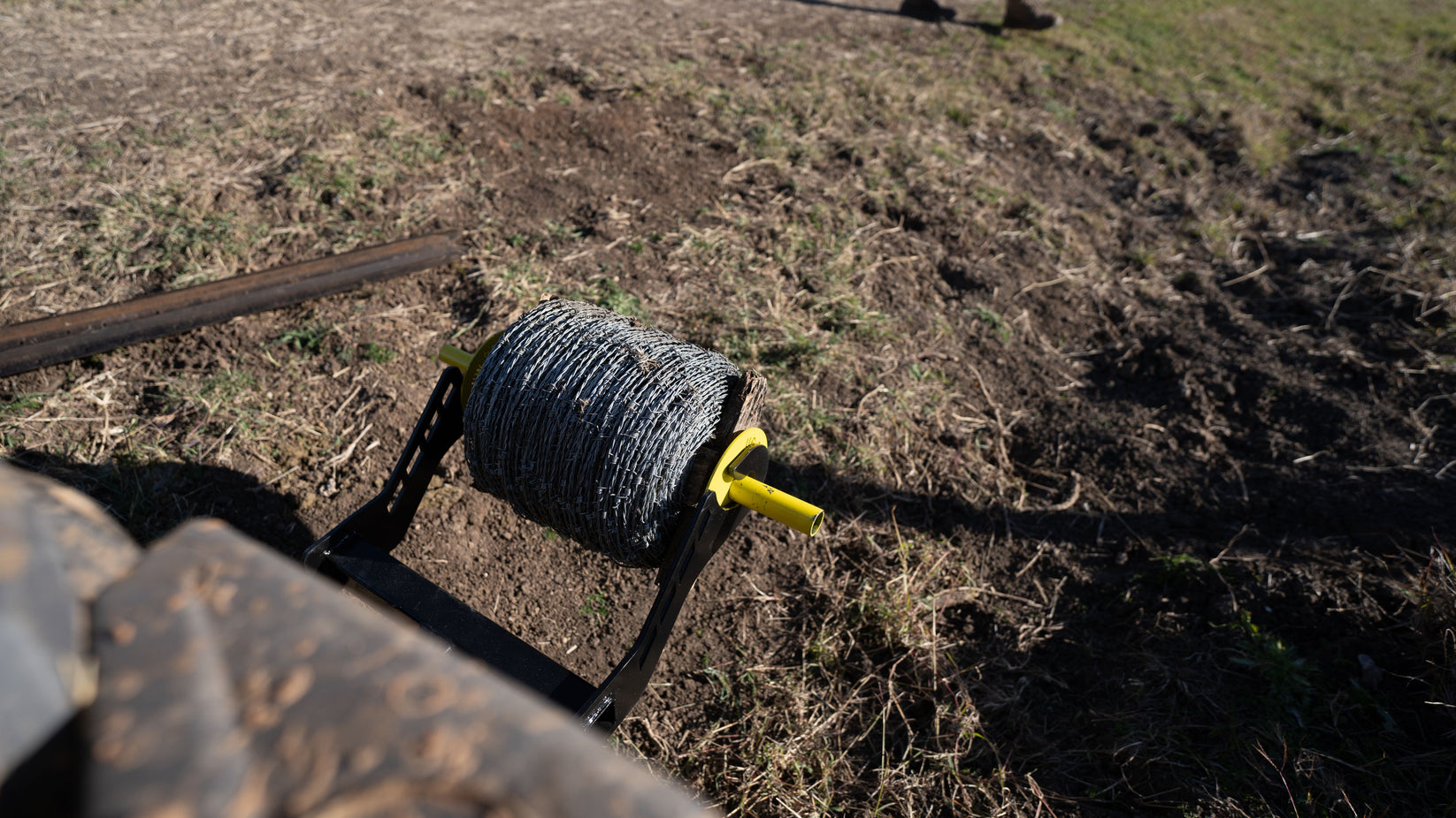 Tow Hitch Mounted SINGLE Barbed Wire Unroller 626group