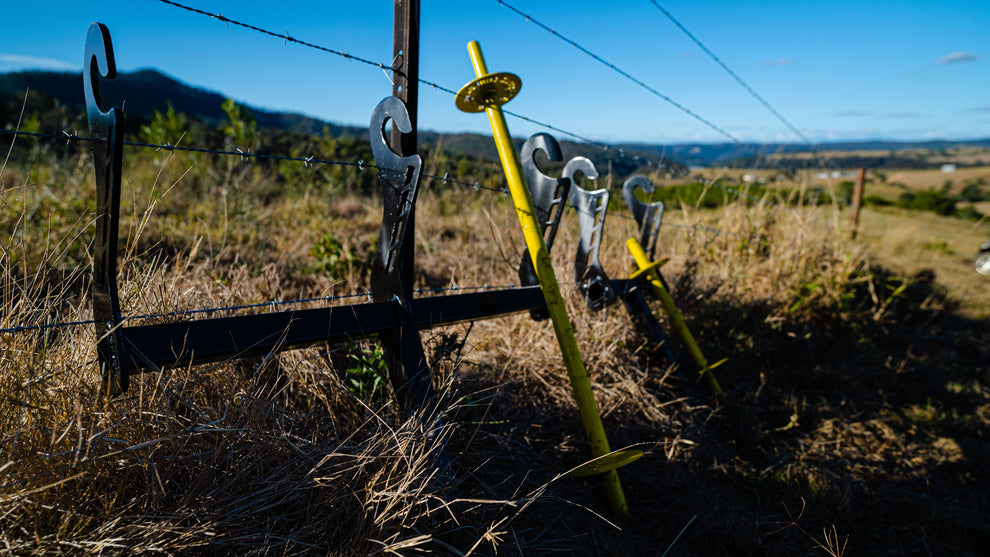 Tow Hitch Mounted DOUBLE Barbed Wire Unroller 626group